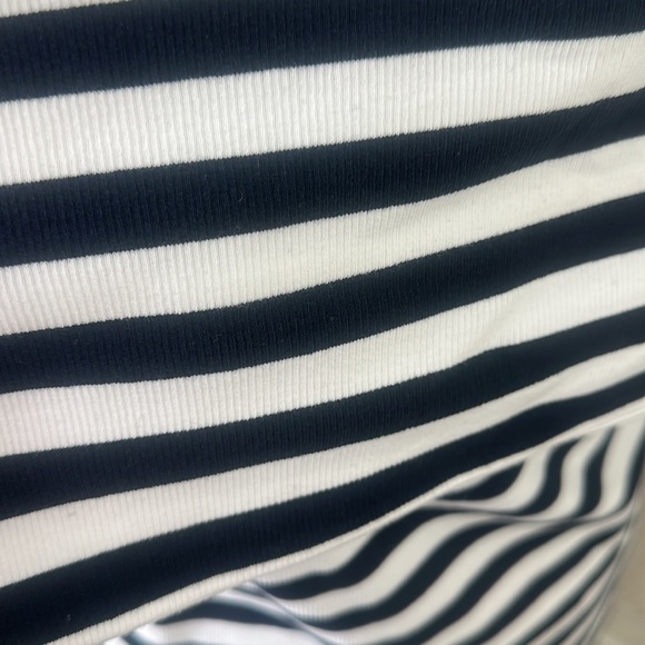 ❌SOLD❌Banana Republic Off Shoulder Top - Picture 5 of 6